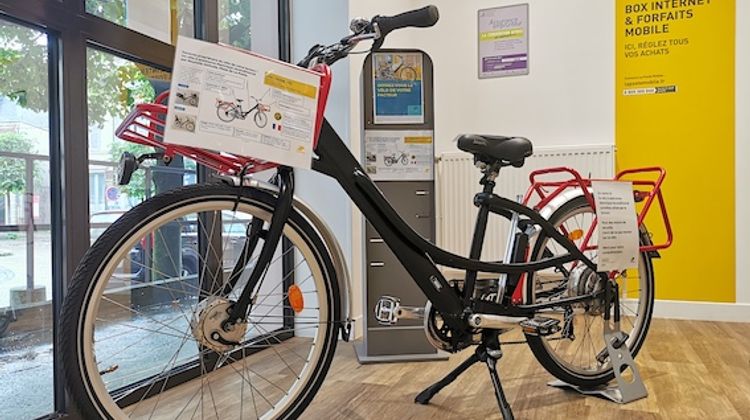 La Poste vend des vélos électriques de facteurs reconditionnés